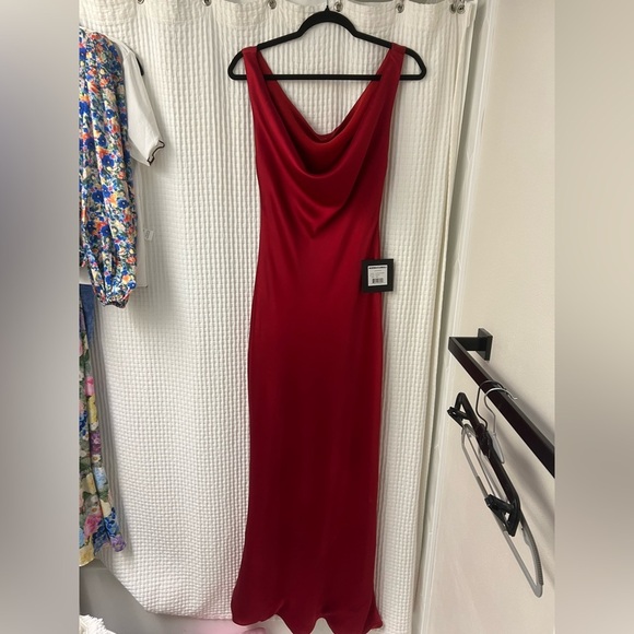 NWT Norma Kamali Deep Drape Neck Gown in Tiger Red - Picture 6 of 14